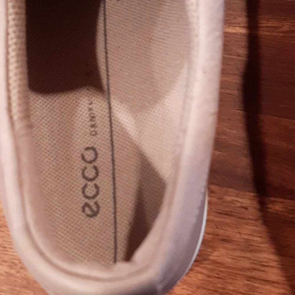 Ecco Soft 7 Womans Slip On Shoes 8-8.5